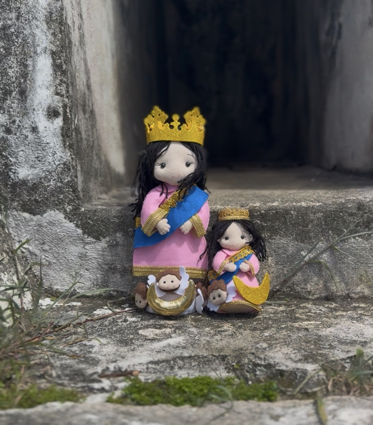12" Santa Marian Kamalen Devotion Doll